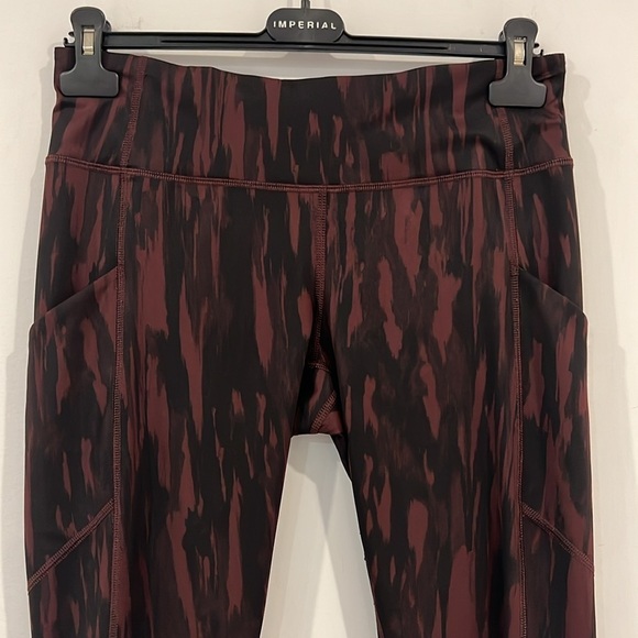 Lululemon Speed Tight IV
Painted Animal Bordeaux Drama Black / Black size 8 - Picture 4 of 16